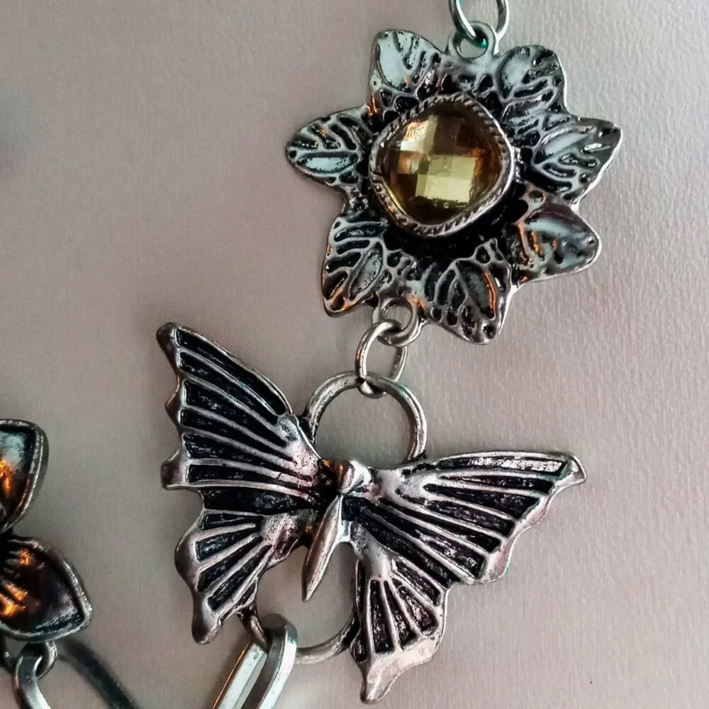 💙🌸🦋Chunky Crystal Rhinestone Heart Flowers Butterfly Statement Necklace🦋🌸💙 - Picture 4 of 12